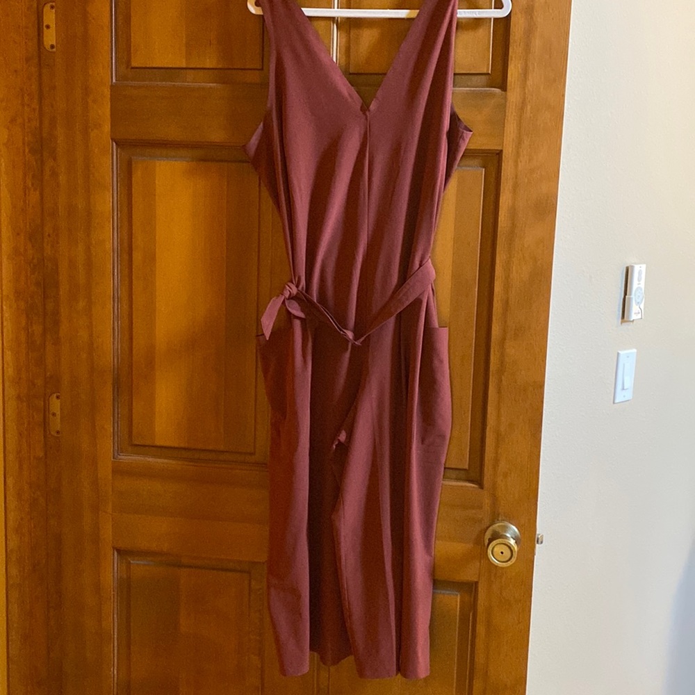 Athleta burnt orange jumpsuite. Slightly used in great condition